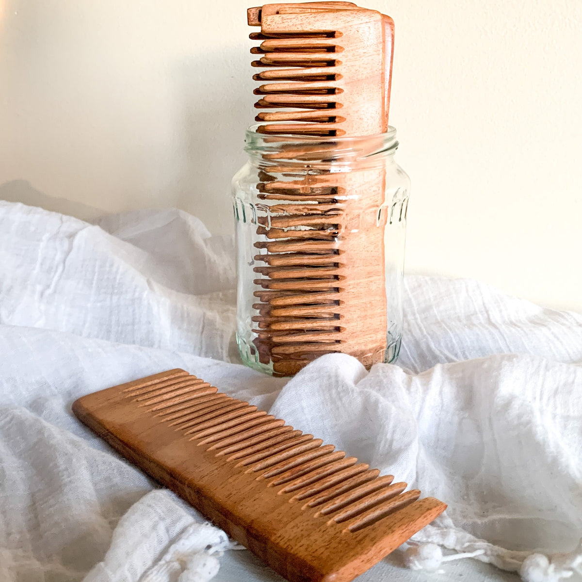 NEEM COMB